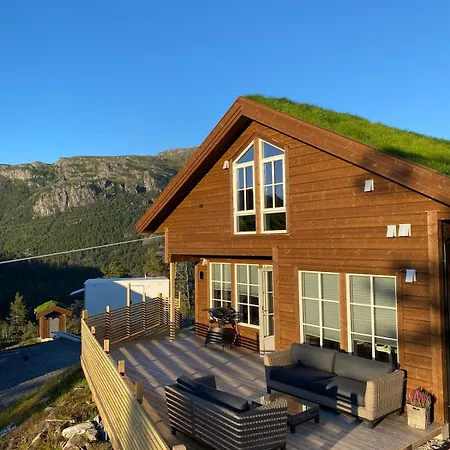 Lovely Near Trolltunga * Utsikten